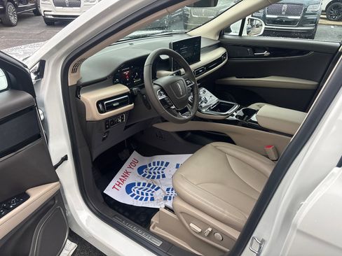 Certified 2023 Lincoln Nautilus FWD w/ Premium Package image 24