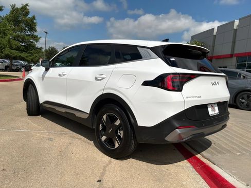 Used 2026 Kia Sportage LX FWD image 8