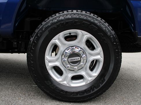 New 2026 Ford F250 XLT w/ XLT Premium Package AWD/4WD image 17