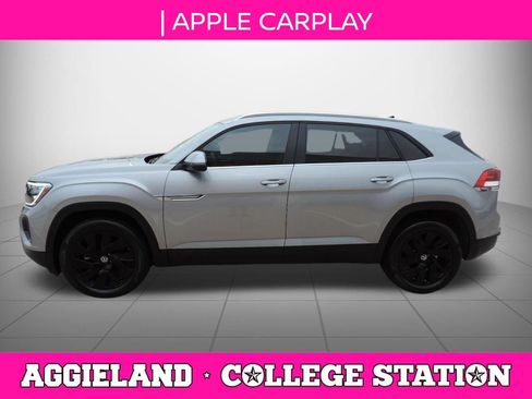 Used 2024 Volkswagen Atlas Cross Sport SE FWD image 7