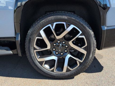 New 2025 Chevrolet Silverado EV RST AWD/4WD image 34