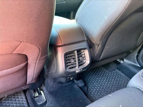 Used 2014 Jeep Cherokee Latitude w/ Cold Weather Group AWD/4WD image 30