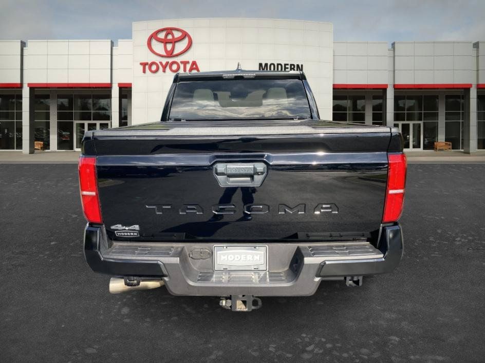 Certified 2025 Toyota Tacoma SR5 AWD/4WD image 6