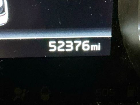 Used 2024 Kia Carnival LX image 12