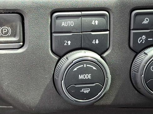 Used 2022 Chevrolet Silverado 1500 ZR2 w/ Technology Package AWD/4WD image 27
