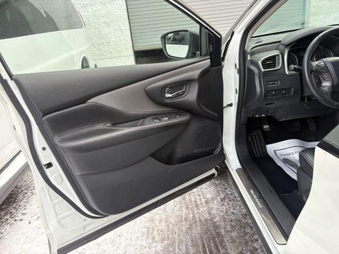 Used 2023 Nissan Murano SV w/ SV Midnight Edition Package image 11