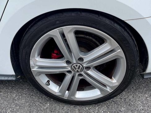 Used 2016 Volkswagen Jetta GLI SE image 12