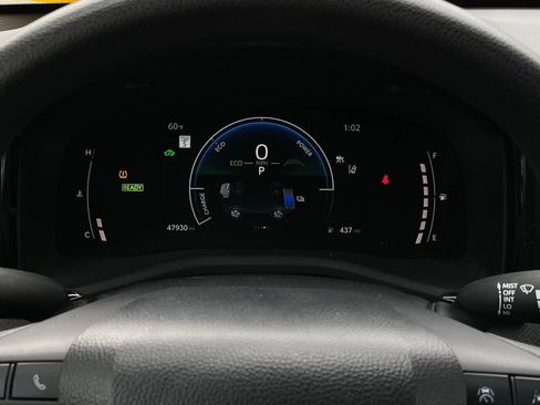 Used 2025 Toyota Camry SE image 15