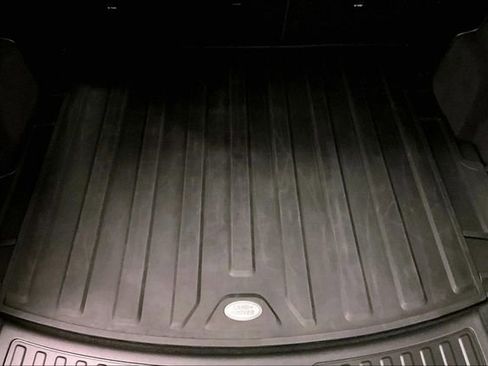 Certified 2025 Land Rover Discovery Sport S image 33