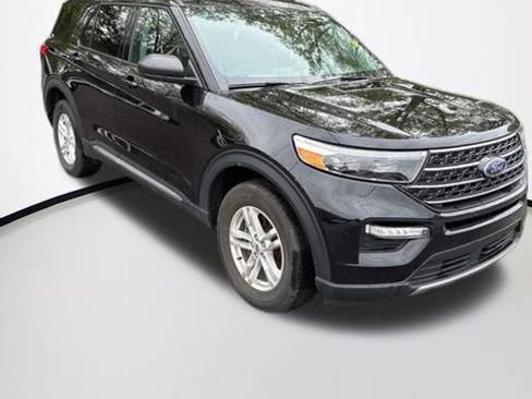 Used 2023 Ford Explorer XLT w/ Equipment Group 202A AWD/4WD image 5