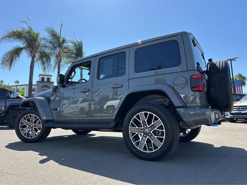 Used 2022 Jeep Wrangler Unlimited Sahara image 3