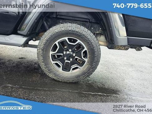 Used 2020 Jeep Gladiator Overland AWD/4WD image 23