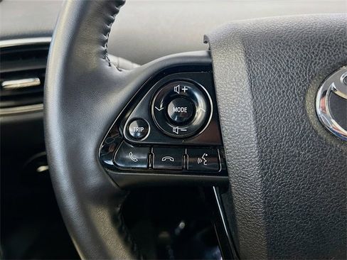Used 2021 Toyota Prius XLE image 31