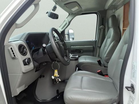 Used 2023 Ford E-450 and Econoline 450 Super Duty RWD image 19