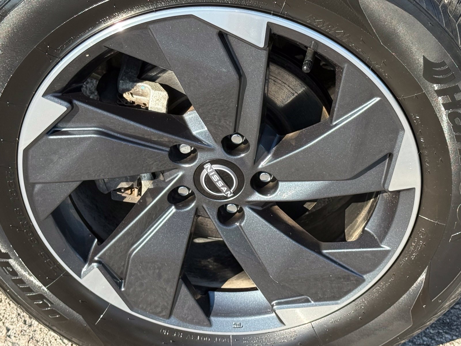 Used 2025 Nissan Rogue SV AWD/4WD image 46