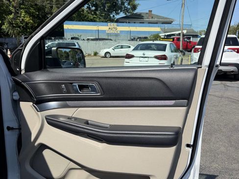 Used 2018 Ford Explorer XLT w/ Equipment Group 202A image 21