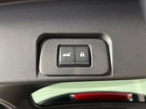 Used 2023 Nissan Rogue SV w/ SV Premium B Package FWD image 51