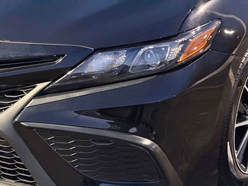 Used 2023 Toyota Camry SE image 10
