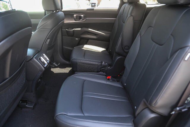 Used 2026 Kia Sorento EX w/ EX Premium Package FWD image 12