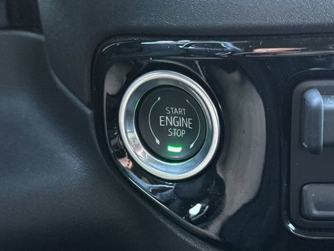 Used 2025 GMC Sierra 1500 Elevation AWD/4WD image 32