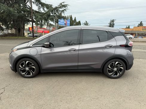 Used 2022 Chevrolet Bolt LT w/ Infotainment Package image 2
