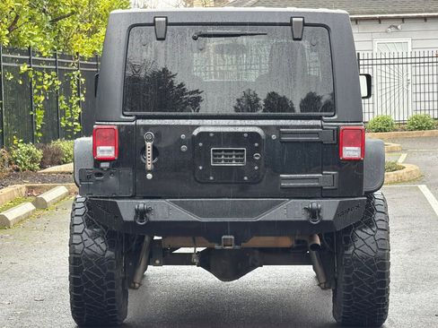 Used 2013 Jeep Wrangler Unlimited Sport image 5