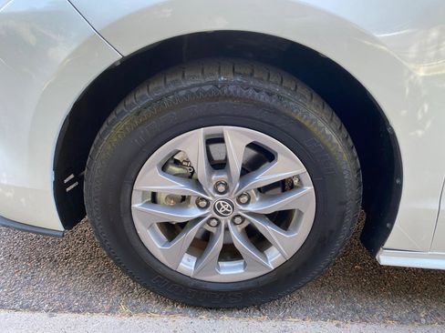 Used 2023 Toyota Sienna XLE image 20