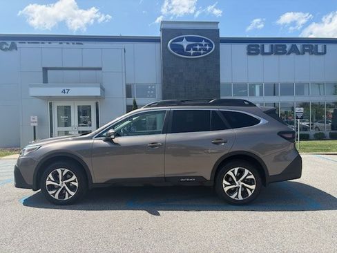 Used 2021 Subaru Outback Limited XT AWD/4WD image 2