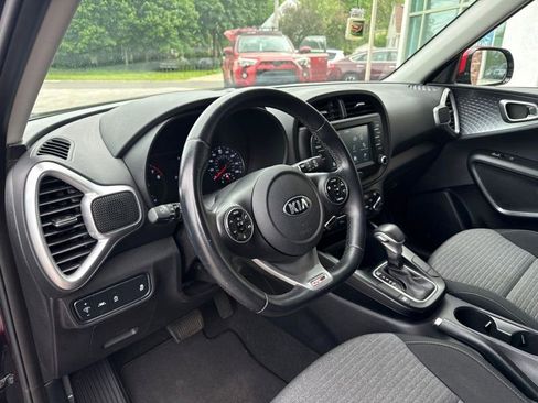Used 2020 Kia Soul GT-Line FWD image 10
