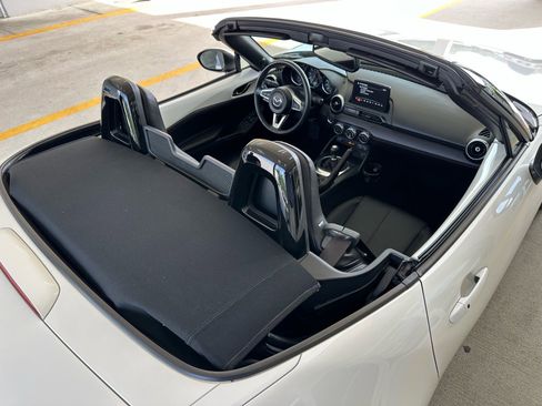 Used 2019 MAZDA MX-5 Miata Grand Touring RWD image 5