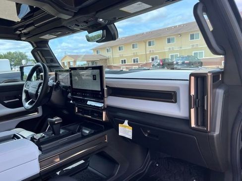 New 2025 GMC Hummer EV 3X image 44