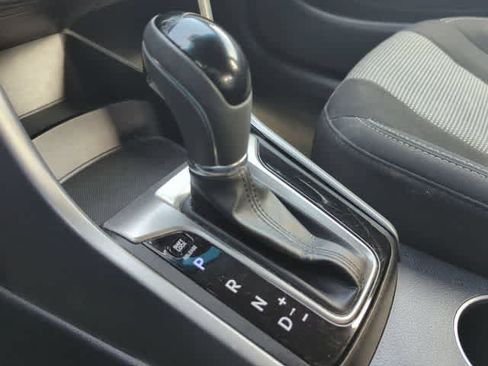 Used 2015 Hyundai Elantra GT FWD image 30