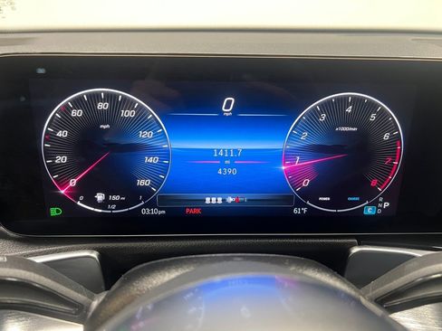 Used 2025 Mercedes-Benz GLB 250 4MATIC image 32