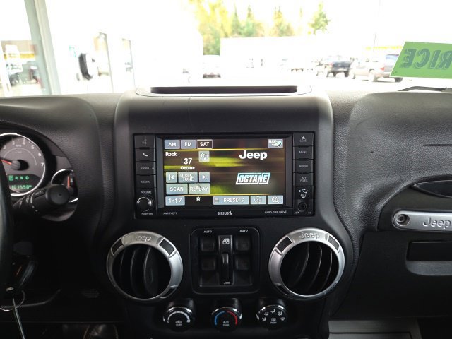 Used 2015 Jeep Wrangler Unlimited Sahara w/ Connectivity Group AWD/4WD image 53