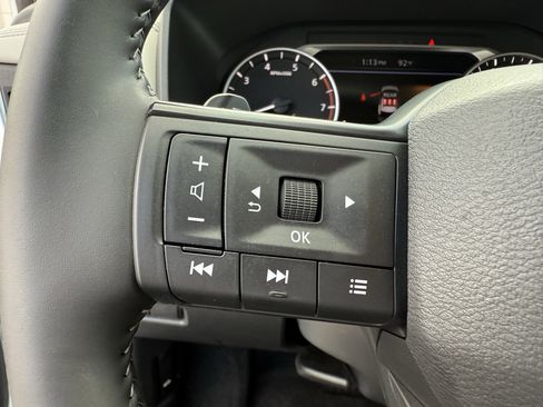 Used 2025 Nissan Rogue SV image 6