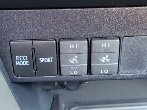 Used 2015 Toyota RAV4 Limited AWD/4WD image 15