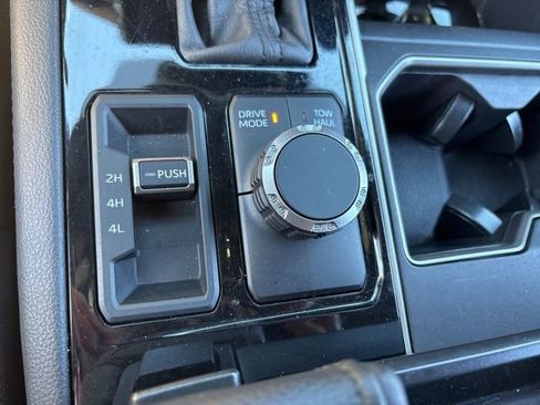 Used 2025 Toyota Tundra Limited image 36