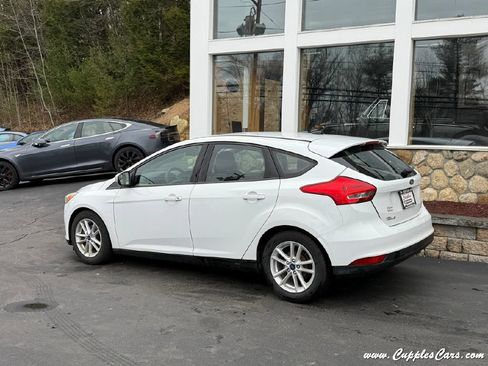 Used 2017 Ford Focus SE FWD image 3