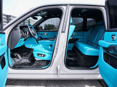 Used 2025 Rolls-Royce Cullinan Black Badge image 31