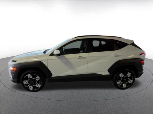 Used 2025 Hyundai Kona SEL image 8