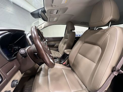 Used 2017 GMC Canyon SLT image 11