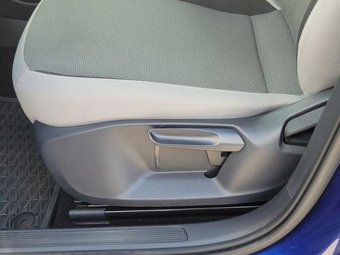 Certified 2023 Volkswagen Taos S FWD image 23