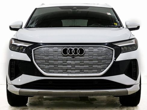 Used 2022 Audi Q4 e-tron Premium Plus image 2