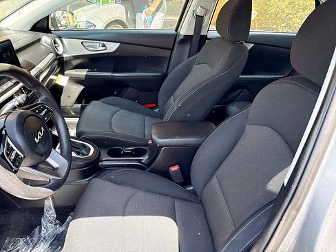 Used 2024 Kia Forte LXS FWD image 9