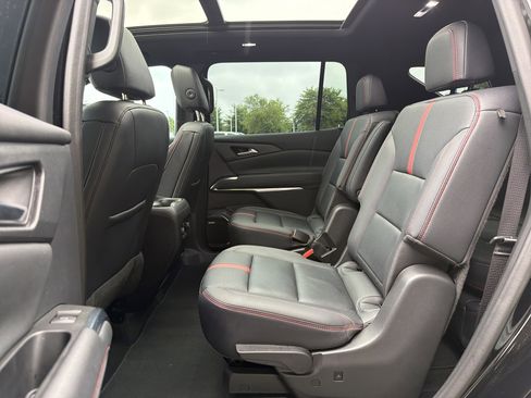Used 2024 Chevrolet Traverse RS AWD/4WD image 31