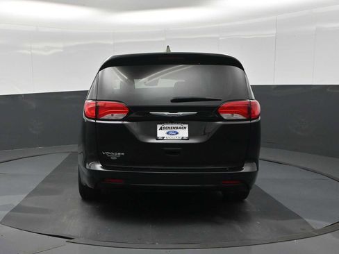 Used 2024 Chrysler Voyager LX FWD image 8