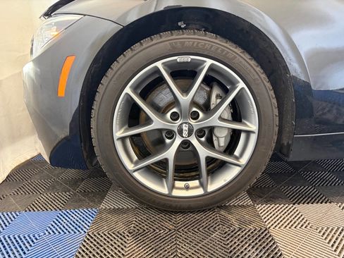 Used 2018 BMW 330i xDrive Sedan w/ M Sport Package AWD/4WD image 27