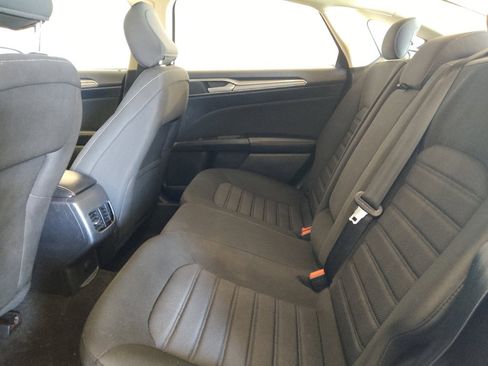 Used 2020 Ford Fusion SE FWD image 18