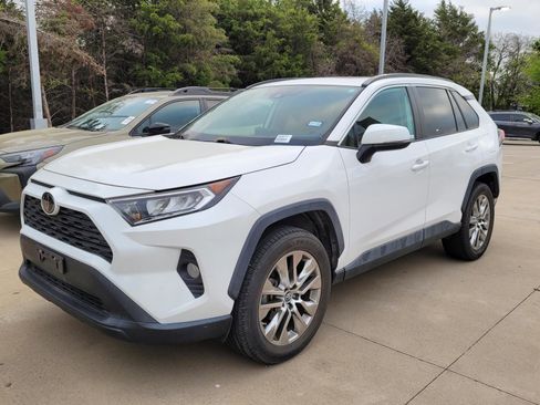 Used 2019 Toyota RAV4 XLE Premium image 1