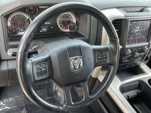 Certified 2020 RAM 1500 Classic SLT w/ Luxury Group image 22